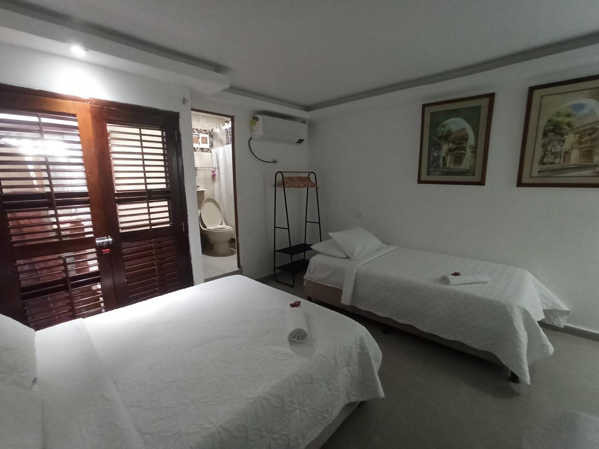 Hostal Casa De Las Americas Cartagena Luaran gambar